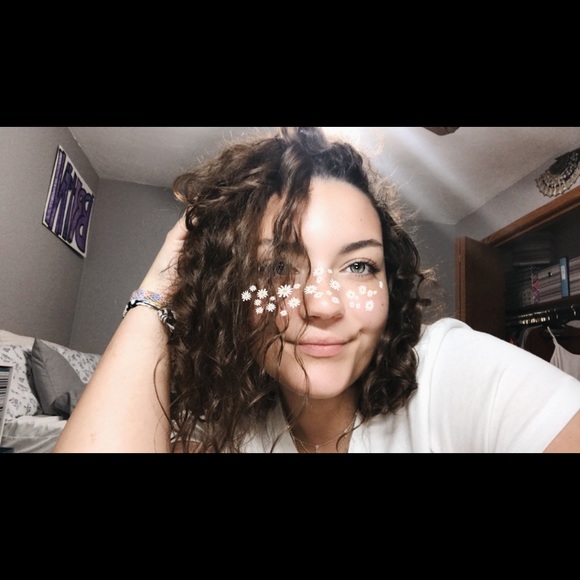 Meet your Posher, Brittni - Picture 1 of 1